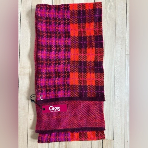 NWT Circus by Sam Edelman Chili Red Buffalo plaid patchwork scarf - Picture 2 of 4
